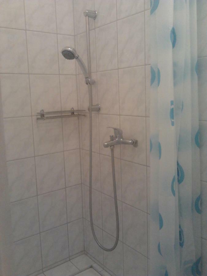 Apartmanhaz Balatonfenyvesアパートメント エクステリア 写真